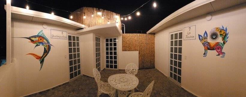 Hostal Guelaguetza Danza De La Pluma