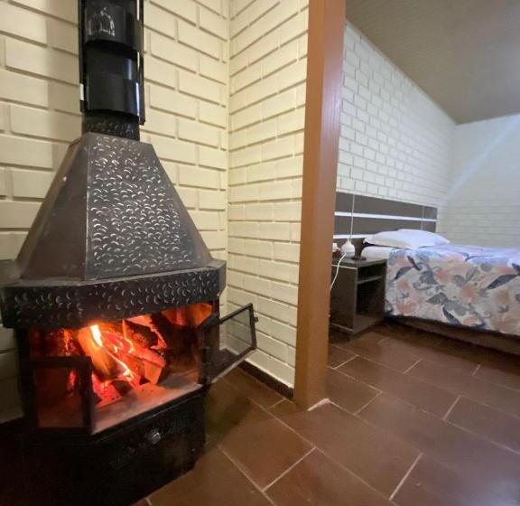 簡易ホテル Pousada água Santa