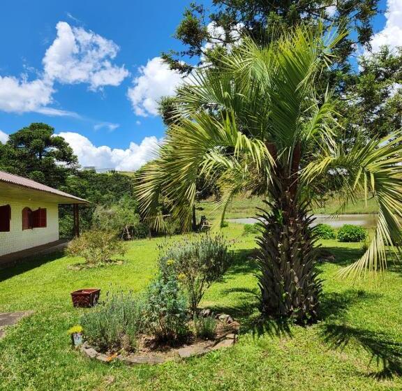 簡易ホテル Pousada água Santa