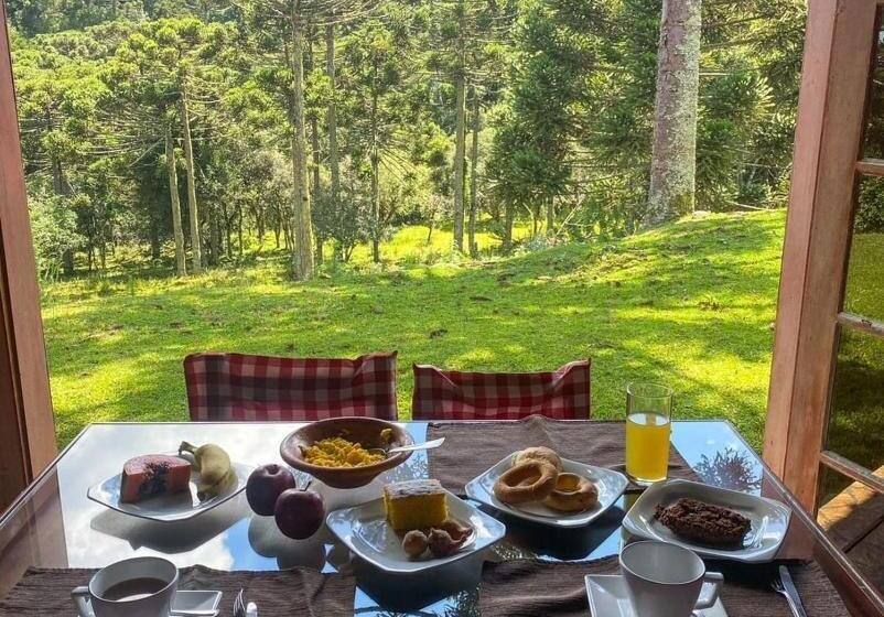 簡易ホテル Pousada água Santa