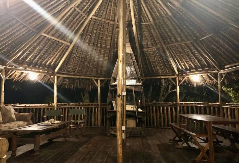 호텔 Baker Safari Company