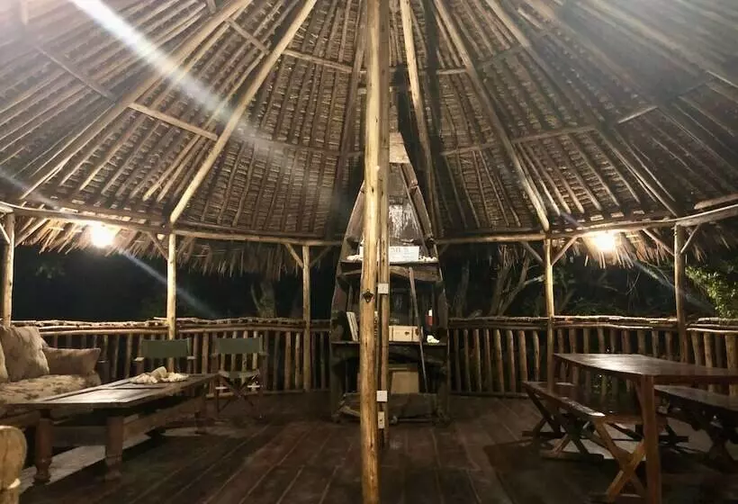 Hotelli Baker Safari Company