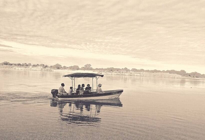 호텔 Baker Safari Company