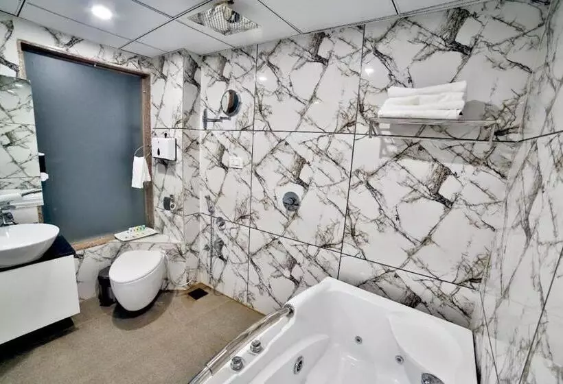 ホテル Kings Heritage Surat