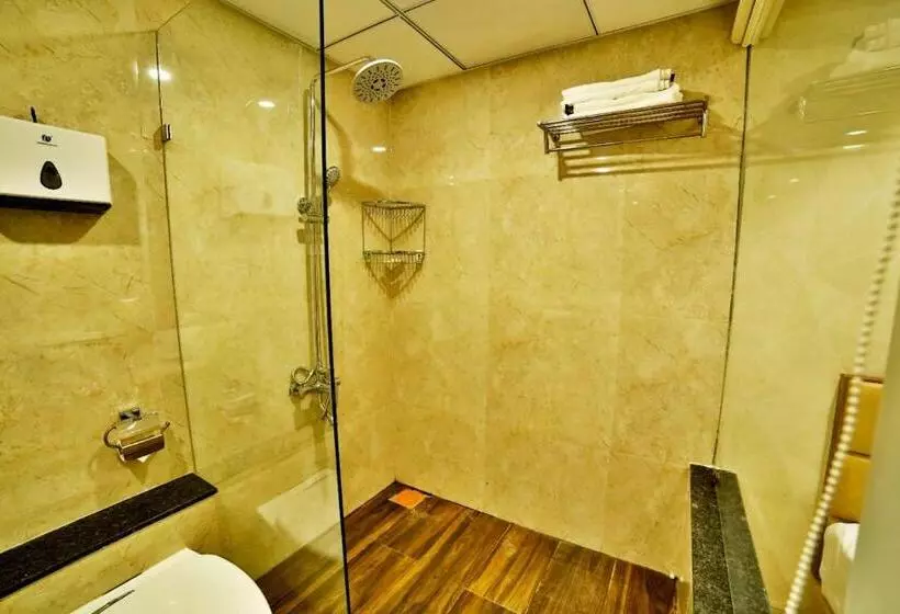 ホテル Kings Heritage Surat