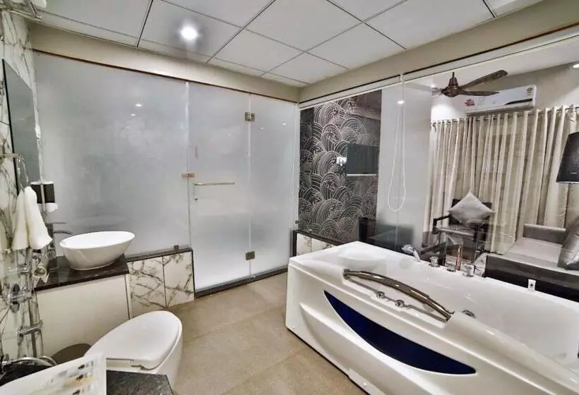 ホテル Kings Heritage Surat