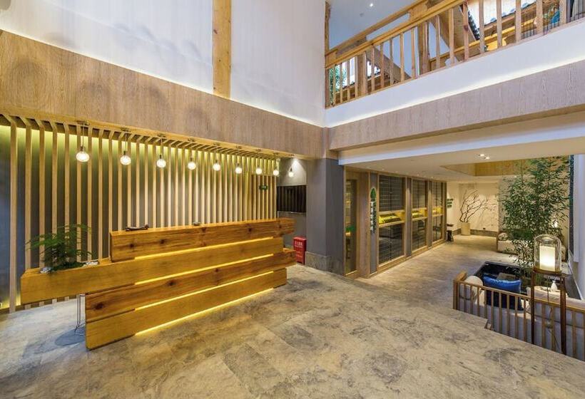 Hotel Lijiang Flavor Holiday Courtyard