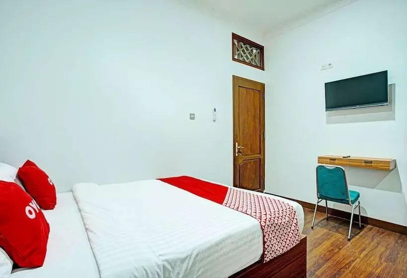 ホテル Capital O 92990 Nena Kostel Syariah