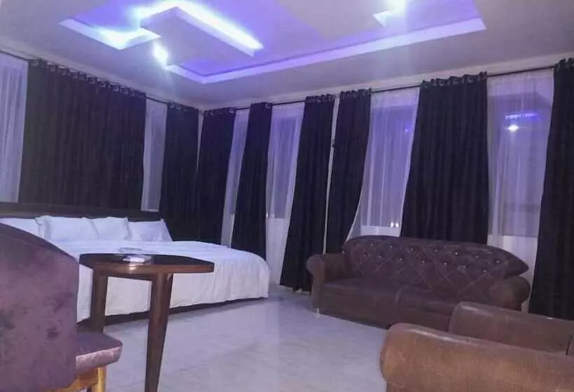 هتل New Diamond Suites And Apartment Jos