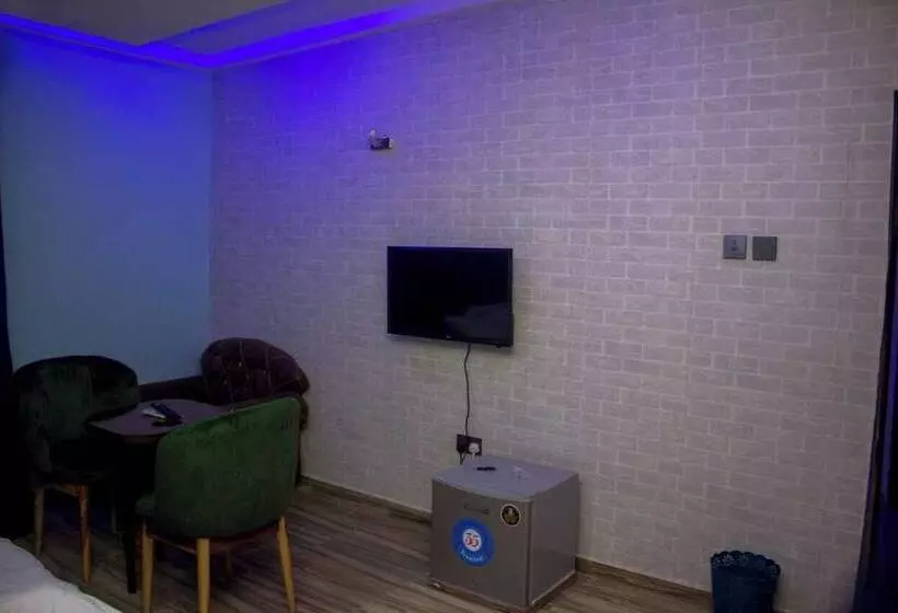 هتل New Diamond Suites And Apartment Jos
