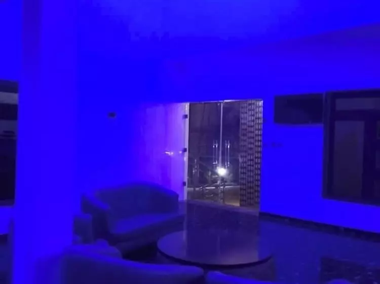 هتل New Diamond Suites And Apartment Jos