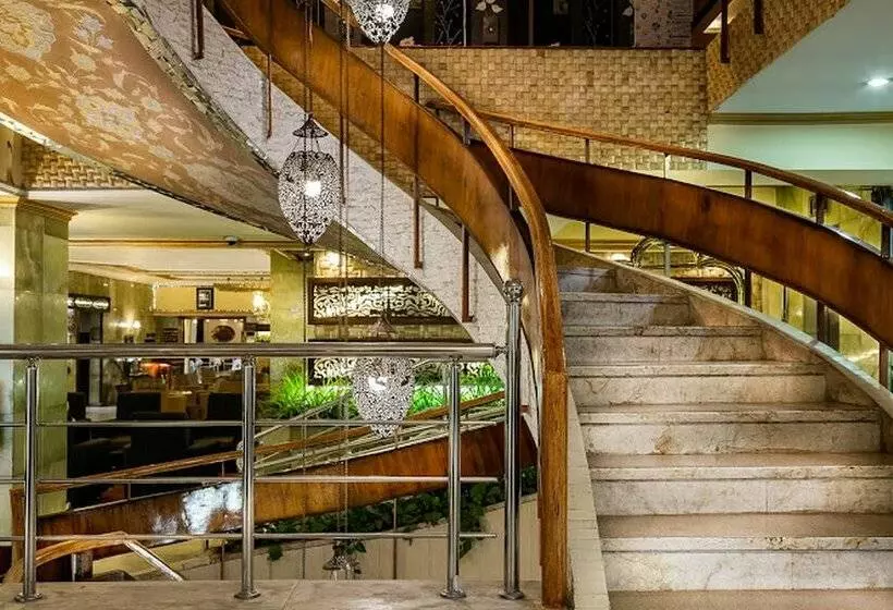 هتل Parsian Ali-Qapu