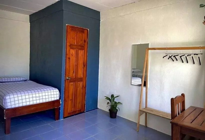 Hotelli Rooms & Pool Macaws