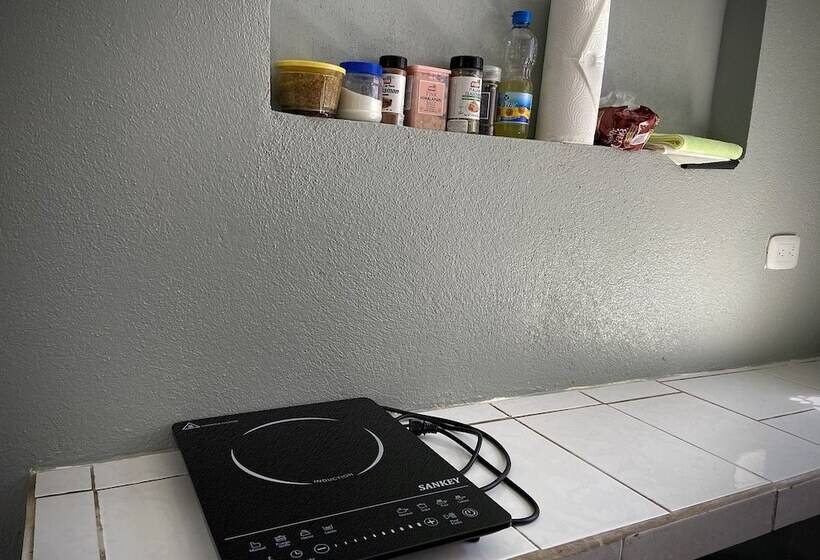 Отель Rooms & Pool Macaws