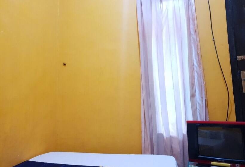 호텔 Spot On 92857 Kos Haji Jakfar Syariahnearpancoran Mas 25