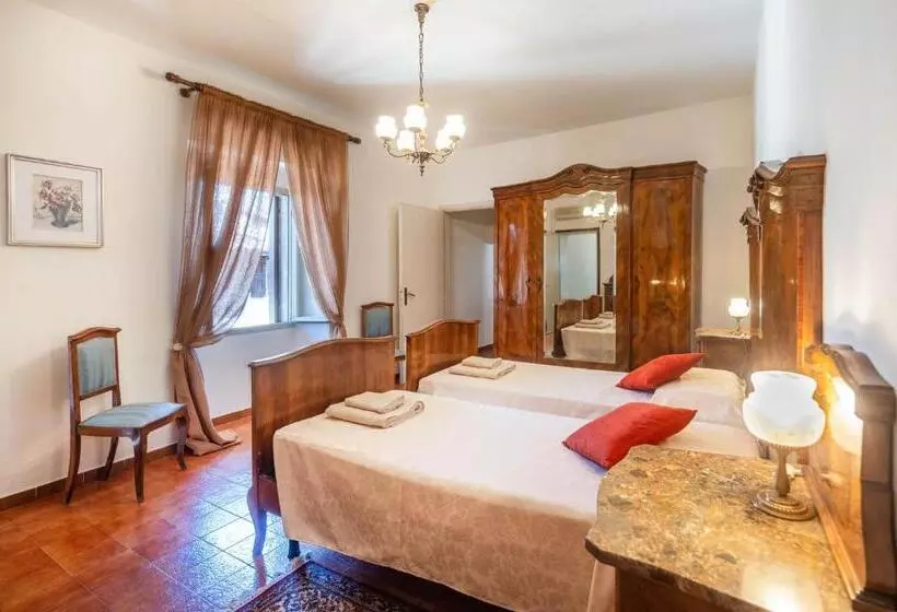 هتل Villa Calicantus