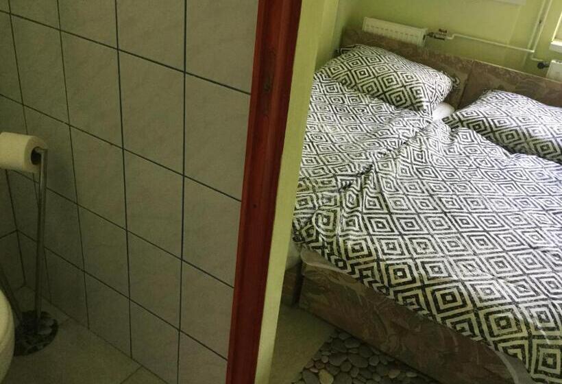 Pensionat Balatongyöngye Vendégház