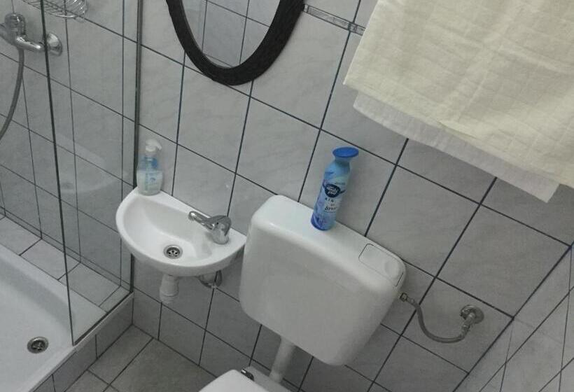 Pensionat Balatongyöngye Vendégház