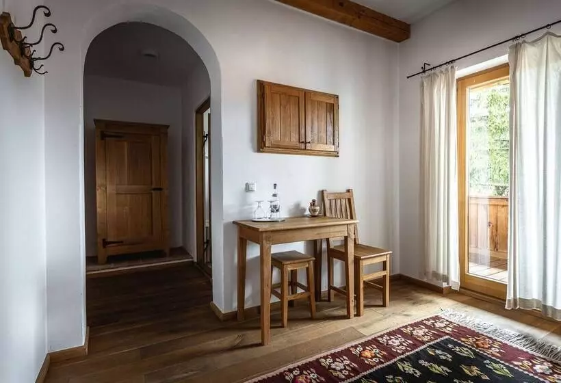 ペンション Hanul Vatra