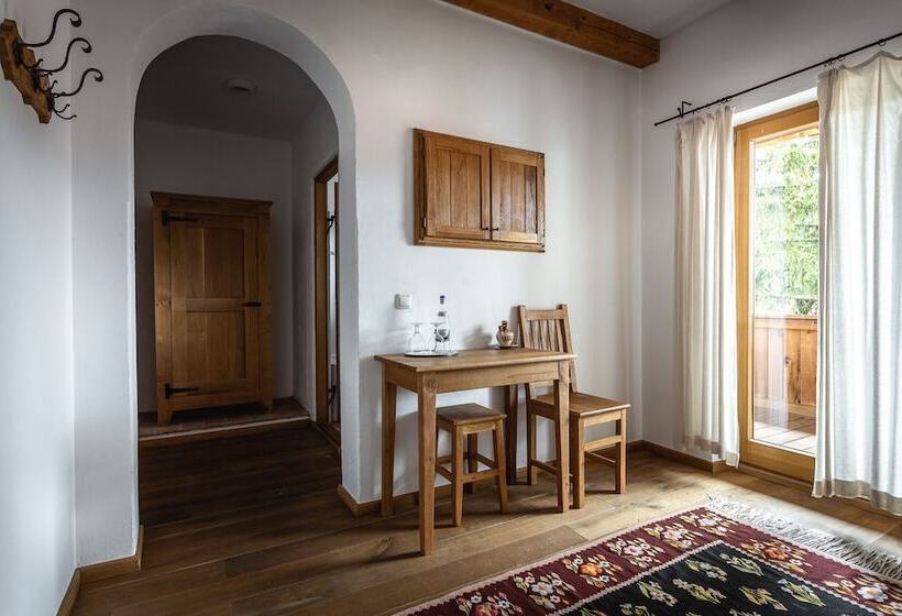 膳宿费 Hanul Vatra