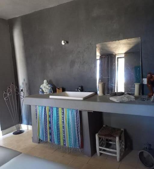 پانسیون Les Jardins De Silona, Piscine Chauffée