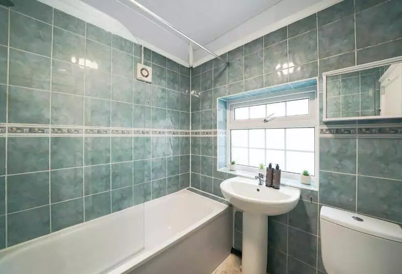 Majatalo Pitshanger Hububb Stay