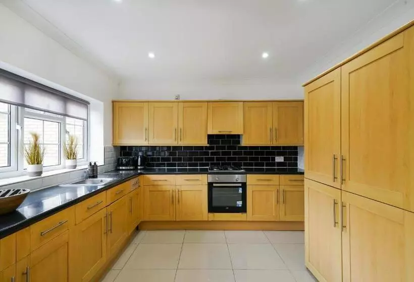 Majatalo Pitshanger Hububb Stay