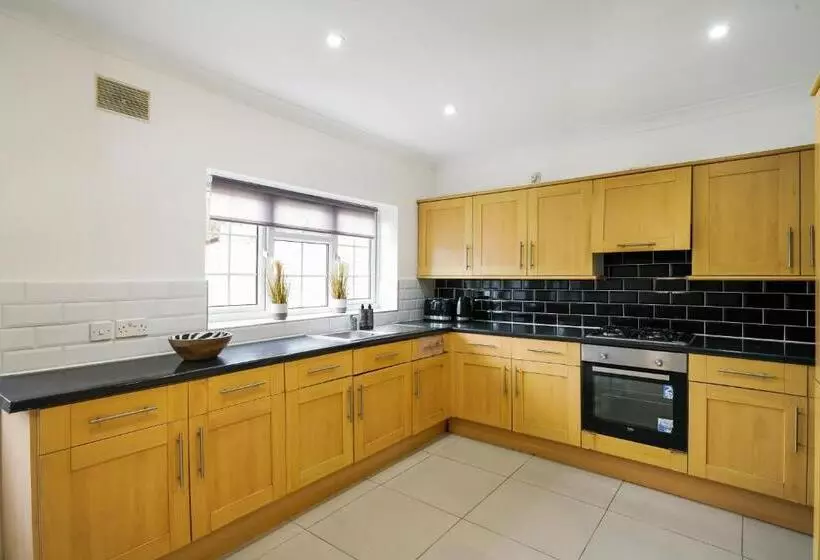 Majatalo Pitshanger Hububb Stay