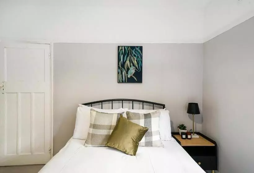 Majatalo Pitshanger Hububb Stay