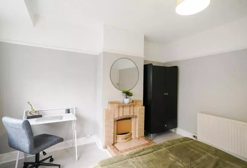 Majatalo Pitshanger Hububb Stay