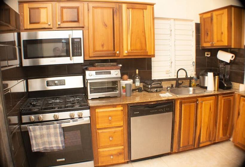 پانسیون The Vista Inn