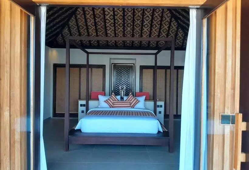 Lomakeskus Menjaga Bay