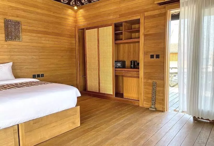 Lomakeskus Menjaga Bay