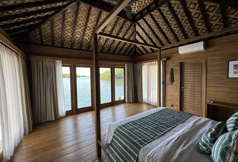 Lomakeskus Menjaga Bay