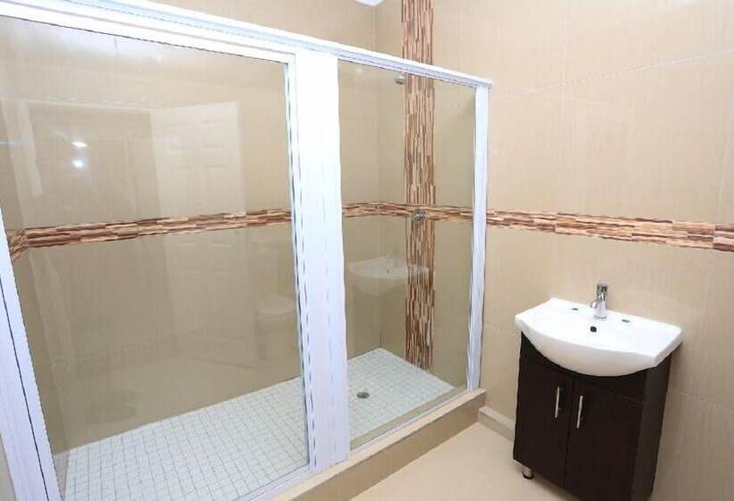 Bayside Hotel Pine Street