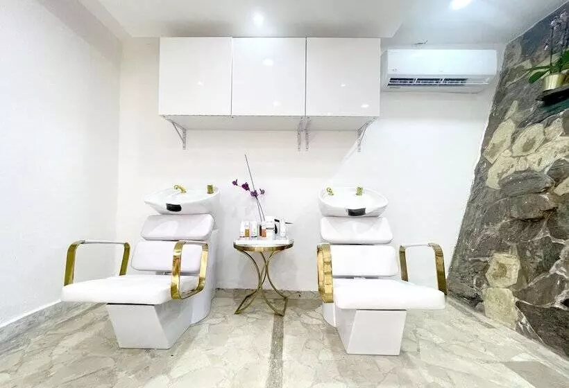تختخواب و صبحانه H Mansion Recovery And Spa