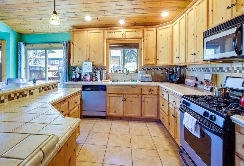 Big Bear Cabin Rental W/ Bbq: 11 Mi To Village!