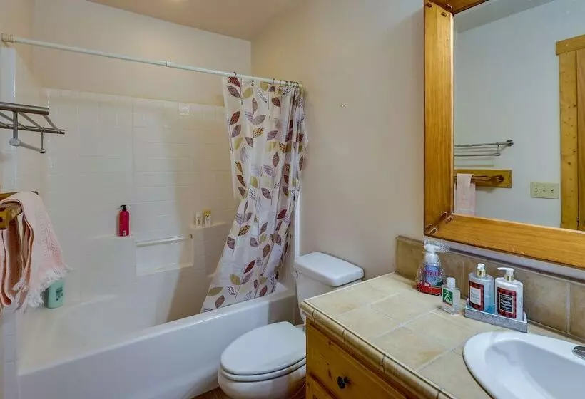 Big Bear Cabin Rental W/ Bbq: 11 Mi To Village!