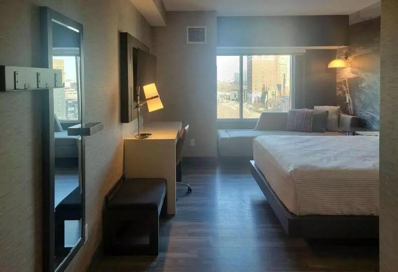 Cambria Hotel Niagara Falls