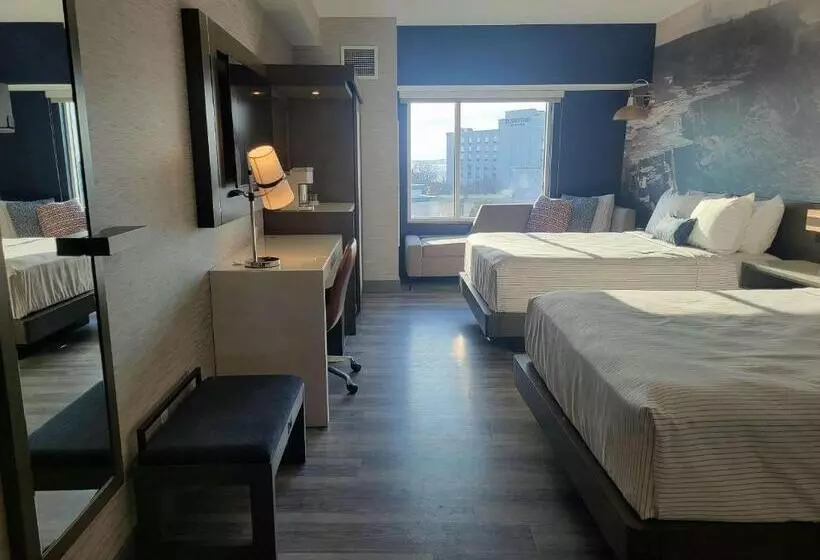 Cambria Hotel Niagara Falls