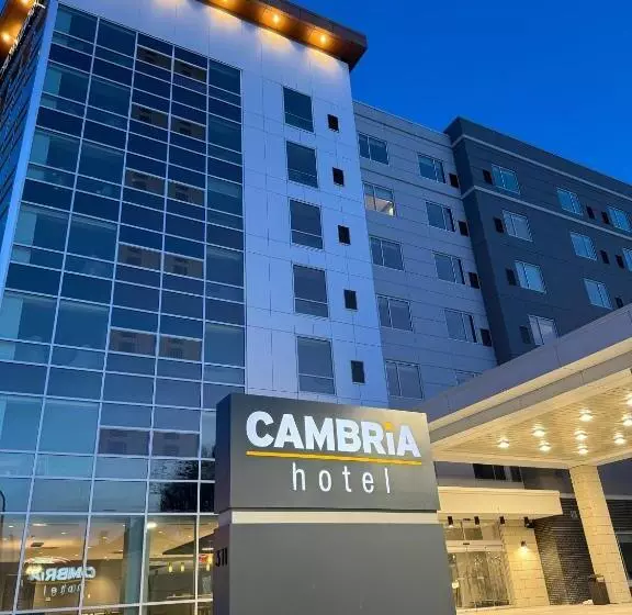 Cambria Hotel Niagara Falls