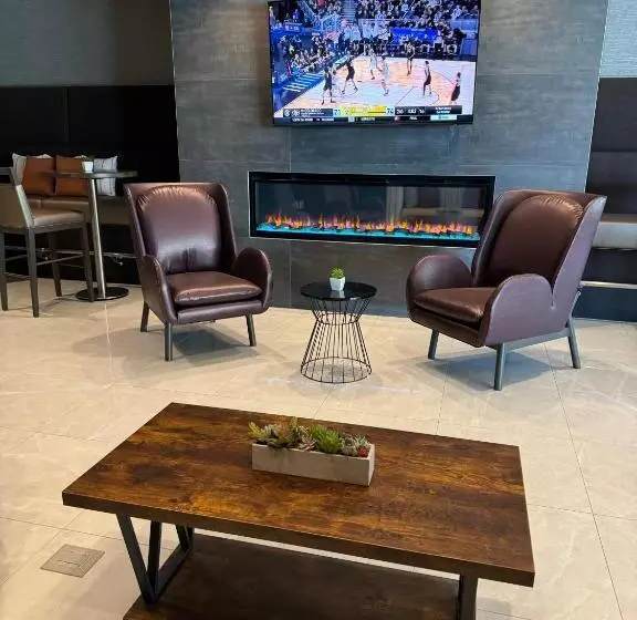 Cambria Hotel Niagara Falls