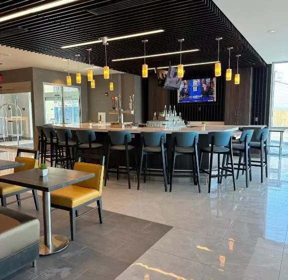 Cambria Hotel Niagara Falls