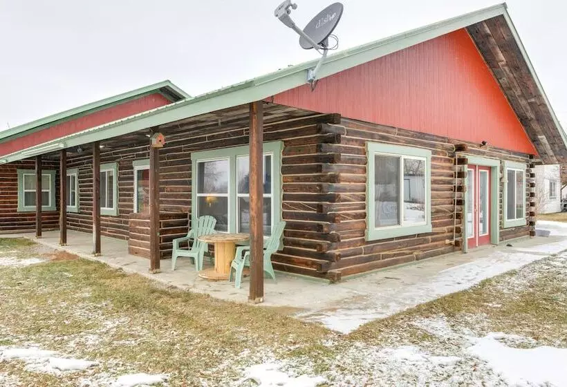 Charming Duplex W/ Patio: 12 Mi To Grand Targhee!