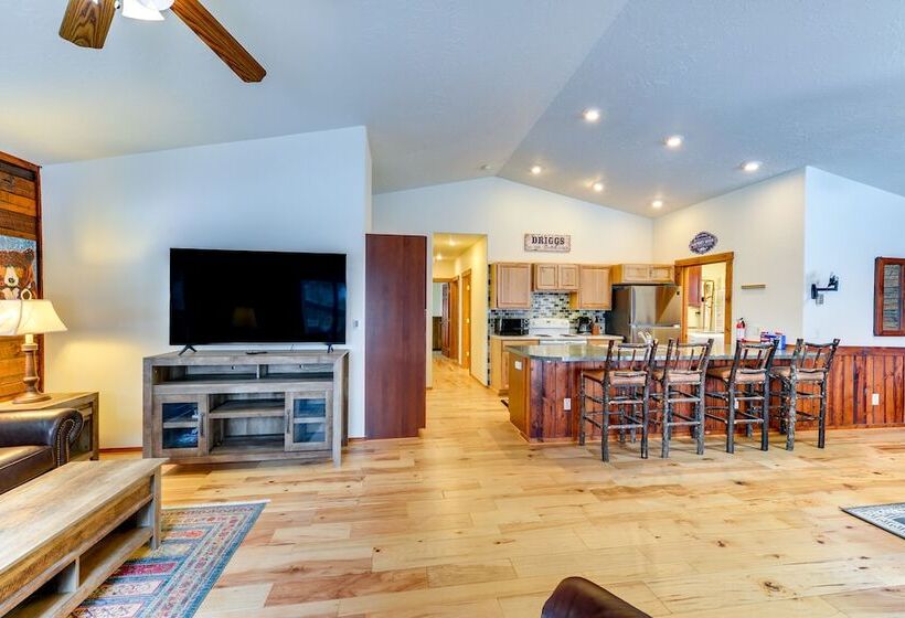 Charming Duplex W/ Patio: 12 Mi To Grand Targhee!