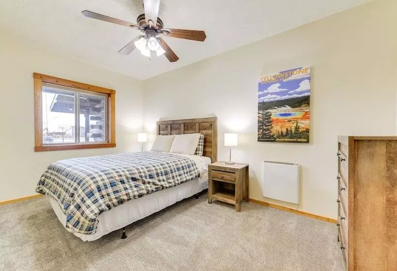 Charming Duplex W/ Patio: 12 Mi To Grand Targhee!