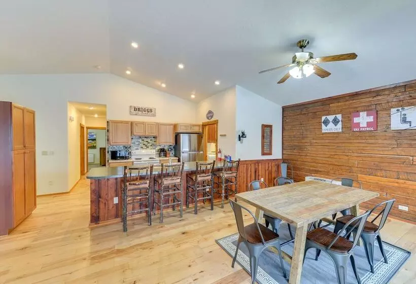 Charming Duplex W/ Patio: 12 Mi To Grand Targhee!