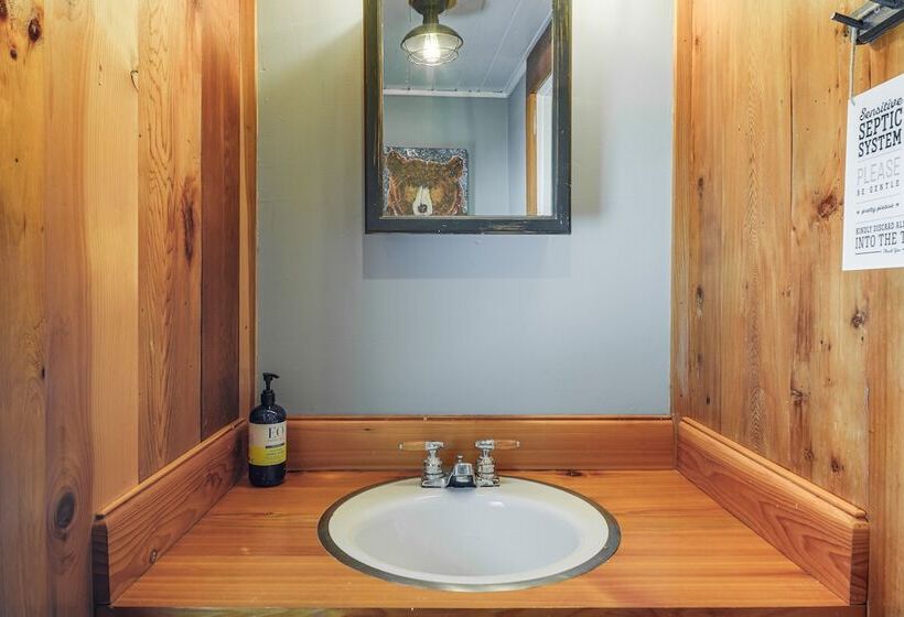 Cozy Cabin Between Stratton Resort & Mount Snow