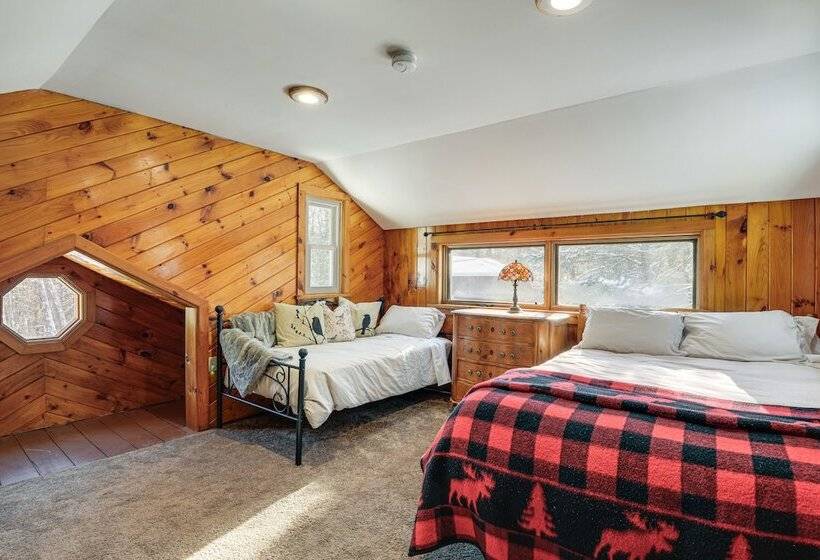 Cozy Cabin Between Stratton Resort & Mount Snow