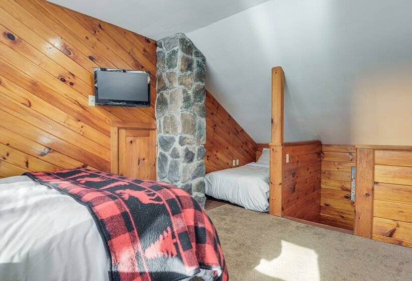 Cozy Cabin Between Stratton Resort & Mount Snow